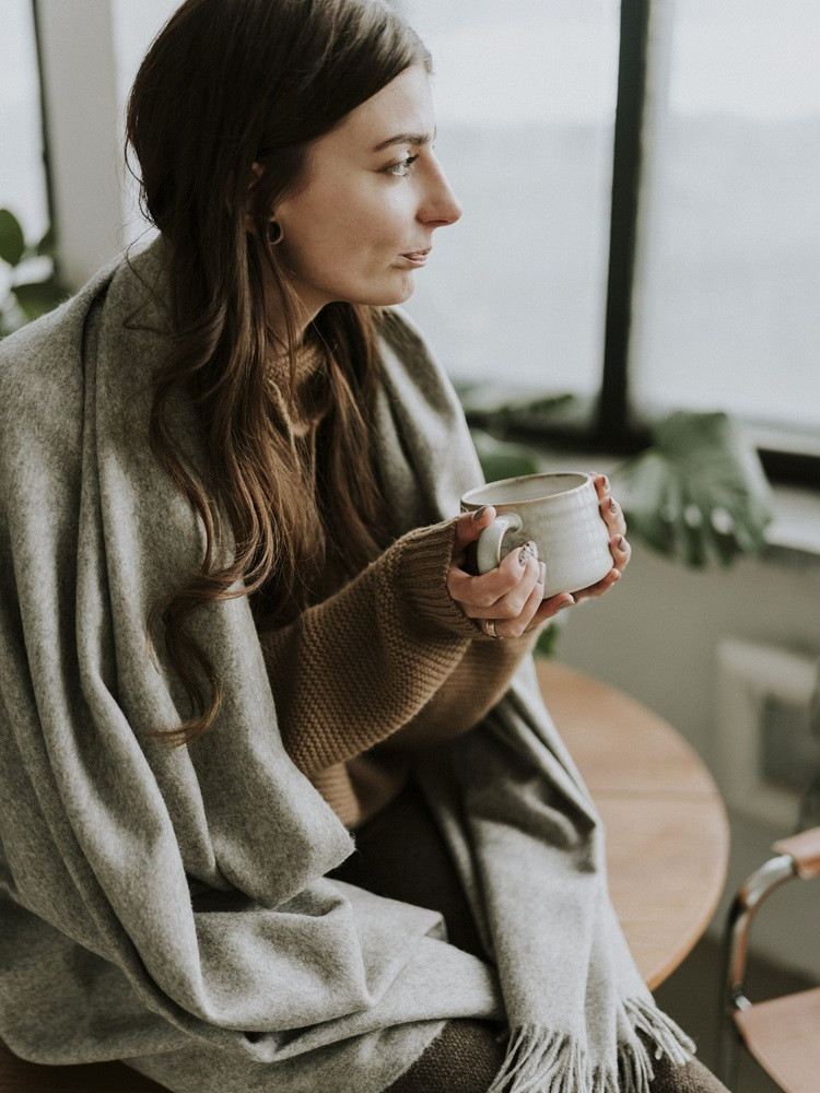 Koc z wełny jaka 100% popielaty