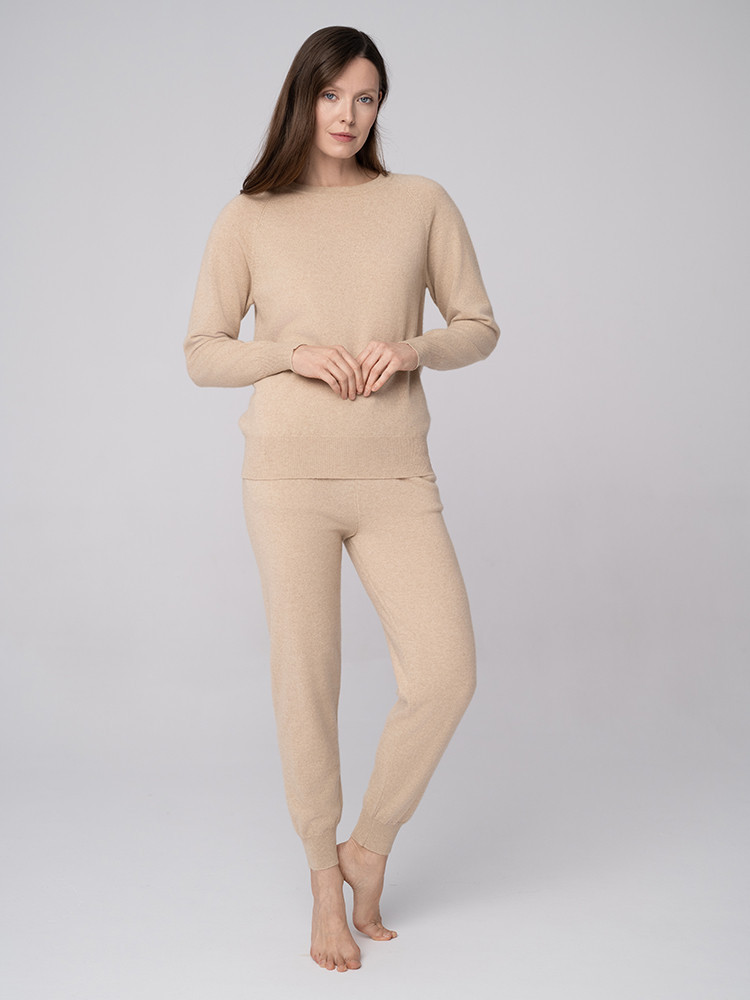 Komplet z kaszmiru kremowy