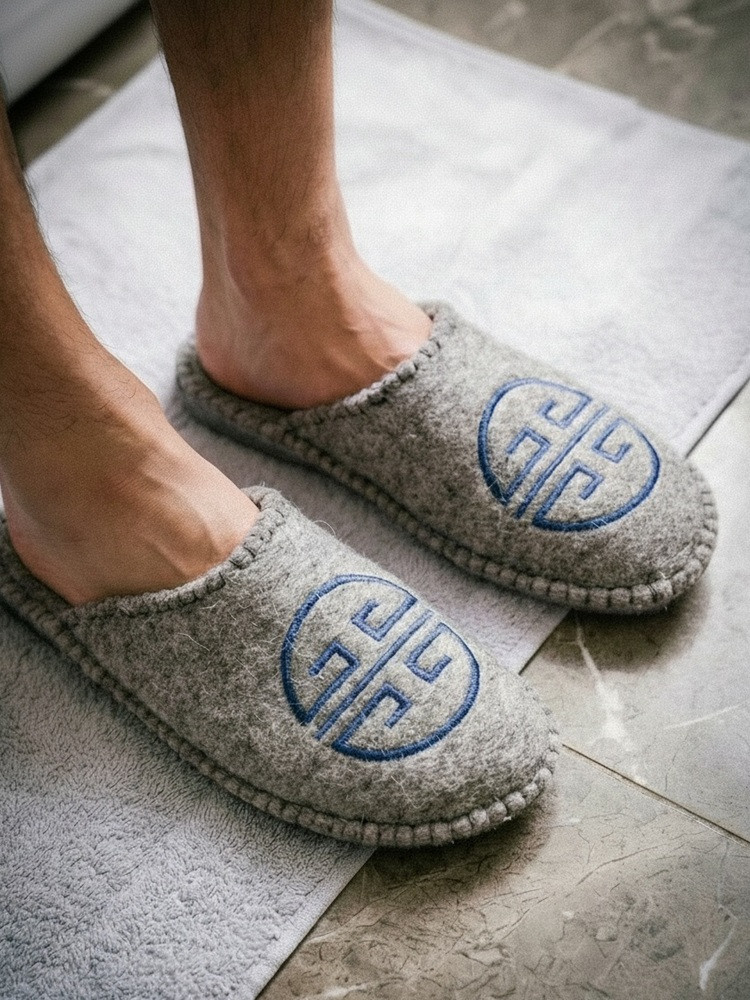 Kapcie z wełny owczej szare