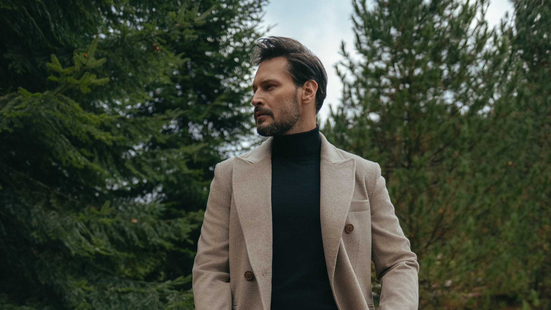 Kaszmirowe golfy – elegancja i komfort na każdy dzień